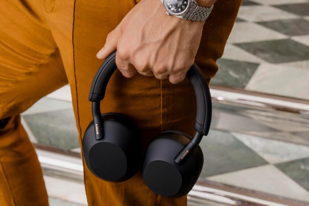 Sony WH-1000XM5 The Best Wireless Noise Canceling Headphones, Auto NC Optimizer, 30-Hour Battery, Alexa Voice Control, Black - Image 15