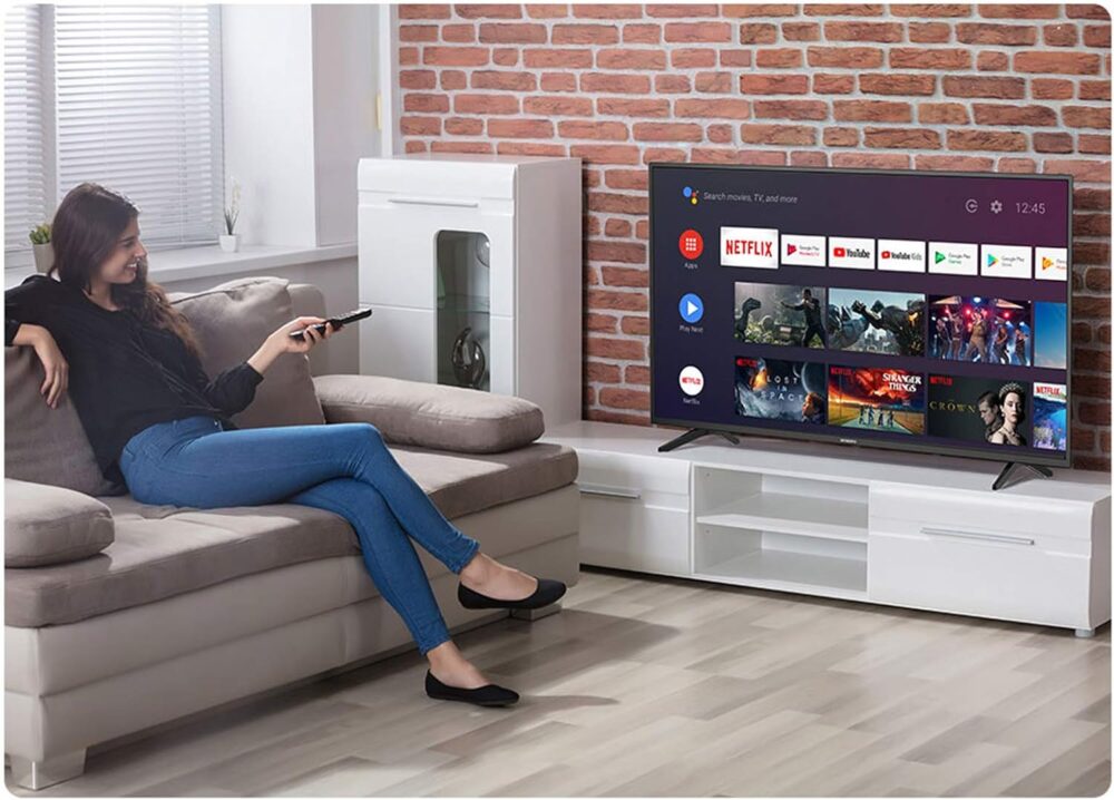 Skyworth 32 inch Smart TV, 720P Roku Google TV with Chromecast Built-in, Android LED TV for Bedroom - S3G - Image 7