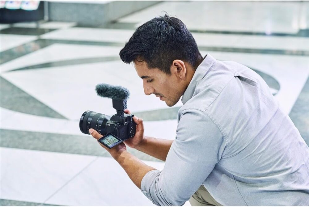 Sony Alpha 7 IV Full-frame Mirrorless Interchangeable Lens Camera - Image 3