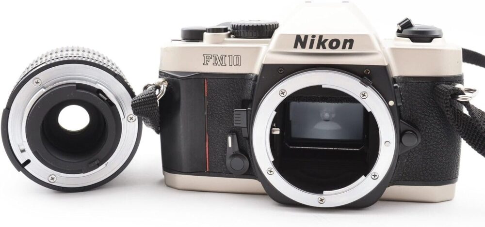 Nikon FM-10 SLR Camera with 35-70mm f/3.5-4.8 Zoom Lens (Renewed) - Image 4